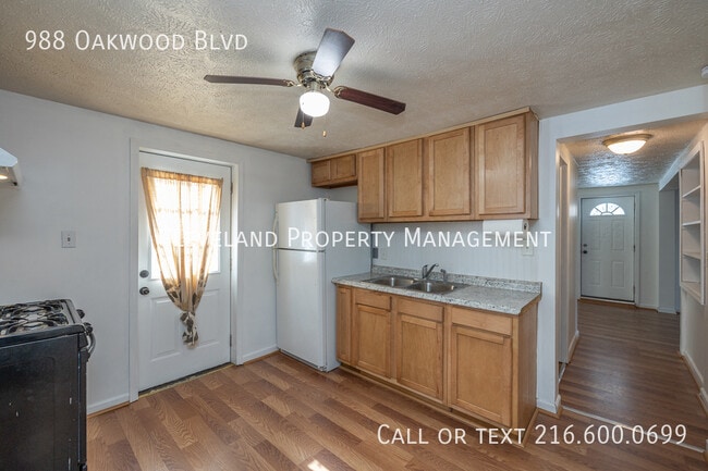 Building Photo - 988 Oakwood Blvd