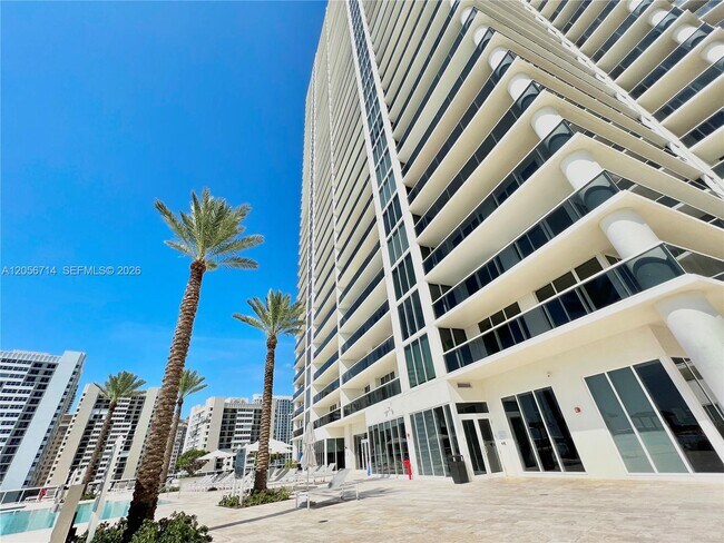 Building Photo - 1850 S Ocean Dr