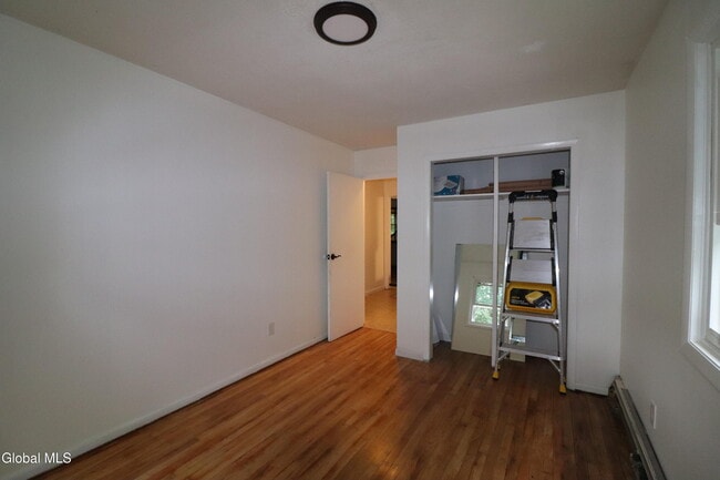 Building Photo - 8 Sweet Brier Dr