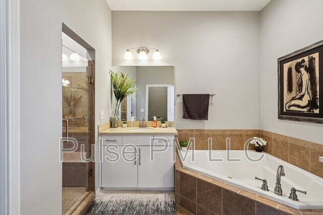 Building Photo - 1226 Grays Peak