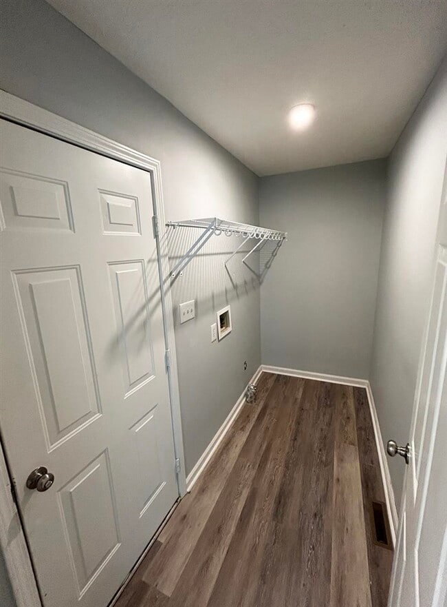 Building Photo - 13 Chaney Way