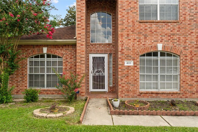 Building Photo - 4111 Surreydon Dr