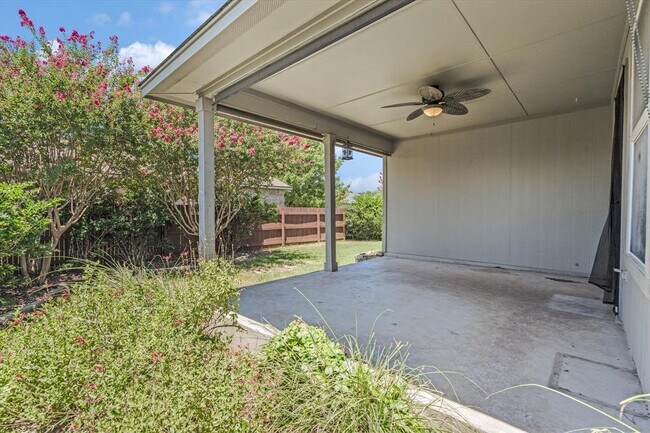 Building Photo - 1213 Hensley Dr