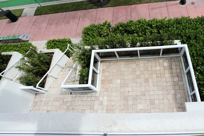 Front patio - 400 Alton Rd