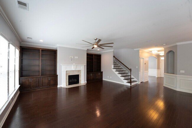 Building Photo - Coming Available!