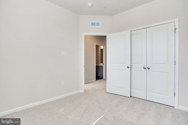 Building Photo - 5039 MacDonough Pl