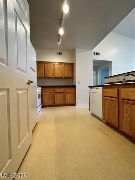 Building Photo - 10550 W Alexander Rd