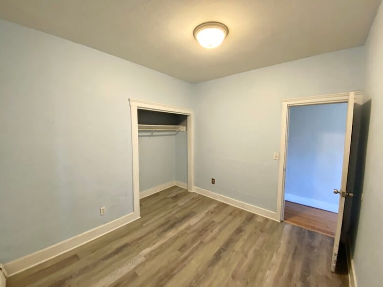 Building Photo - 1562 Tremont St