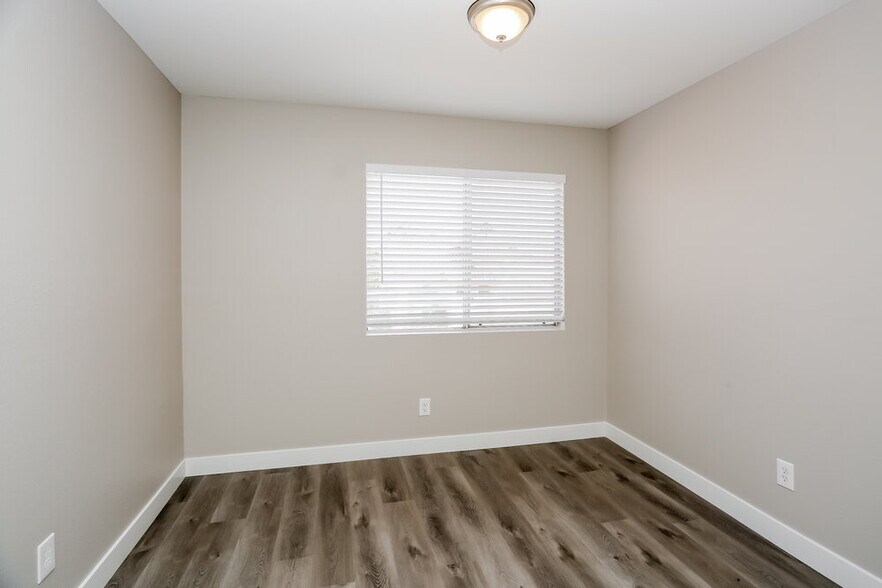 Building Photo - 1423 Grey Knoll Cir