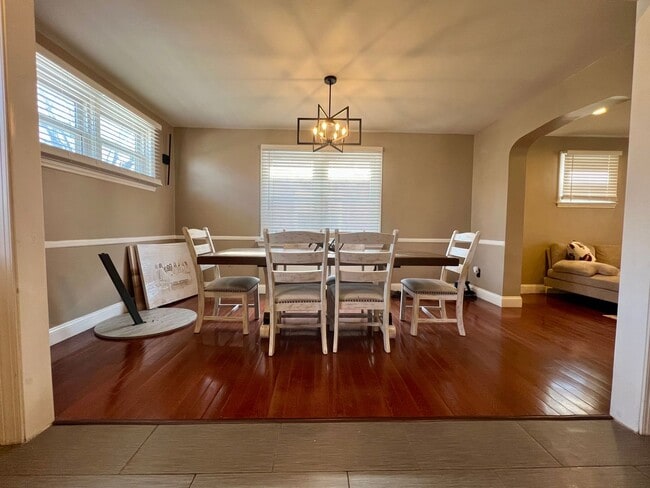 Building Photo - Stunning 3-Bed Twin Home in Lansdowne! Available May 1st!