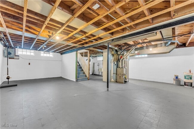 Building Photo - 17801 Grovewood Ave