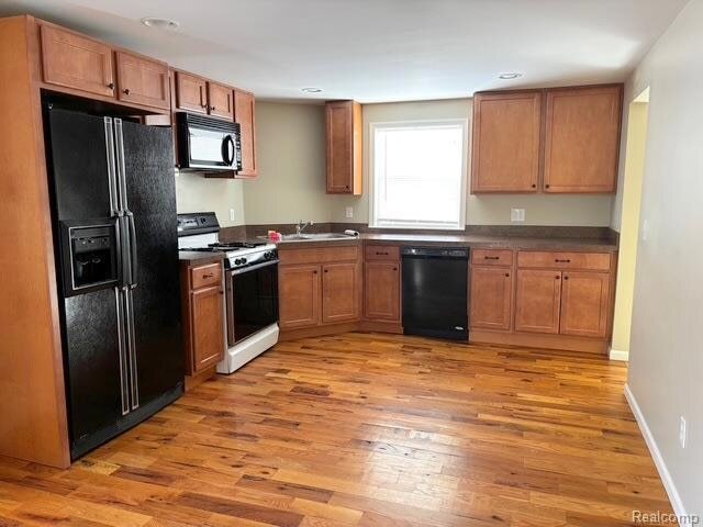 Building Photo - 4675 Lakeborn Dr