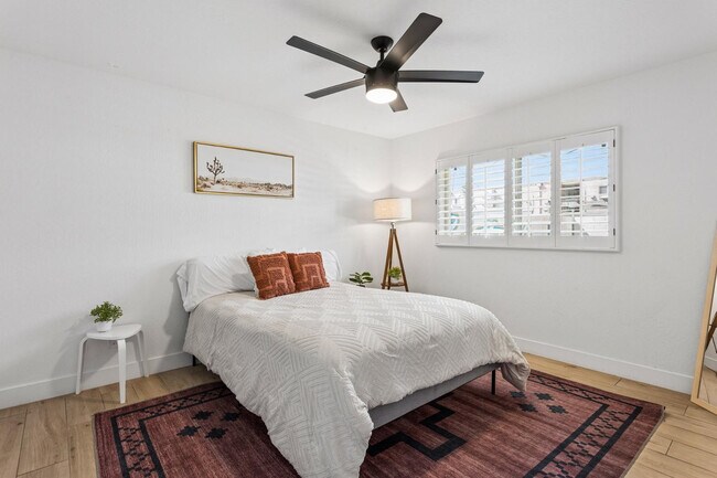 Building Photo - 7616 E 3rd St