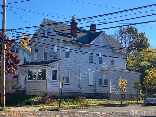 Primary Photo - 148 Jones Ave