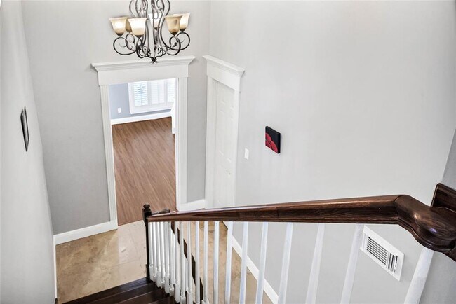 Building Photo - 1802 Potomac Dr