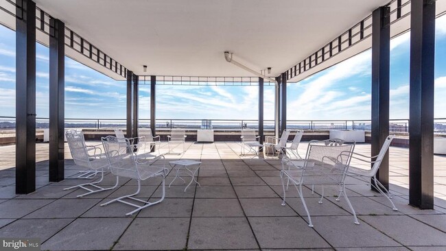 Building Photo - 10500 Rockville Pike