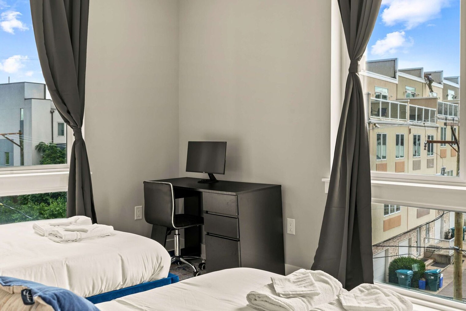 Building Photo - 916 N Delaware Ave