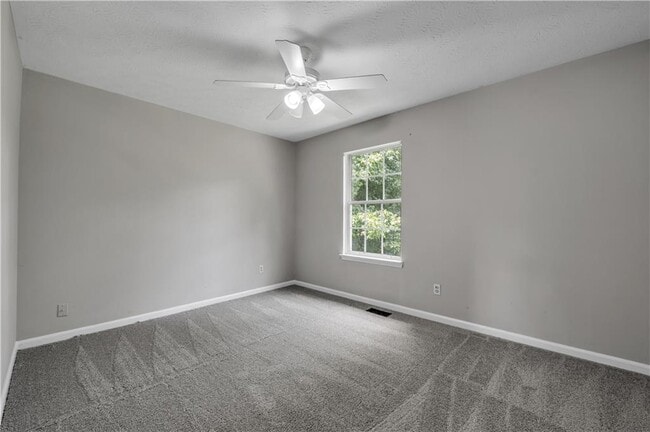 Building Photo - 4890 Evergreen Valley Way