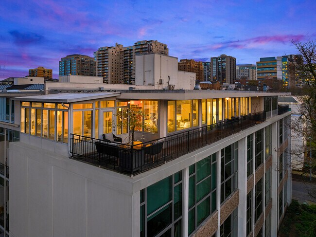 Building Photo - 1000 Union St