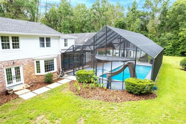 Building Photo - 2506 SW 9th Dr