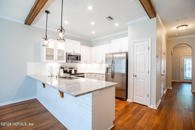 Building Photo - 721 Crystal Way