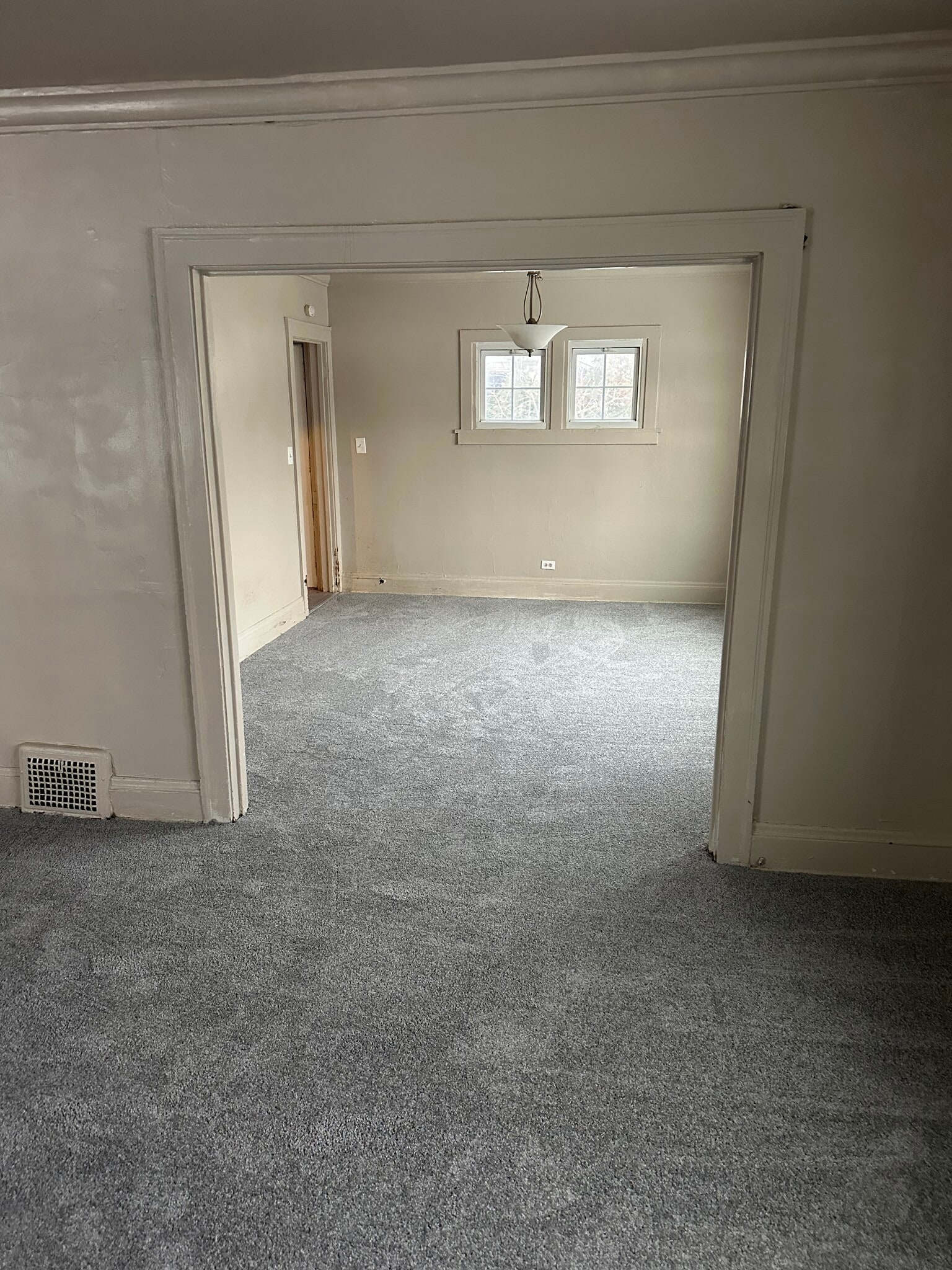 Building Photo - 2087 Goodnor Rd