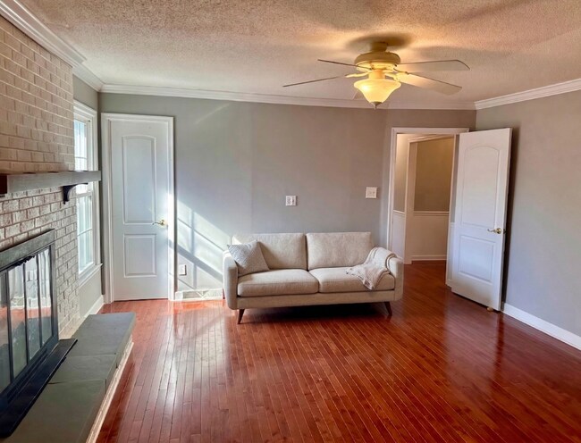 Building Photo - Beautiful 3-bedroom, 2.5-bath home in Clemmons