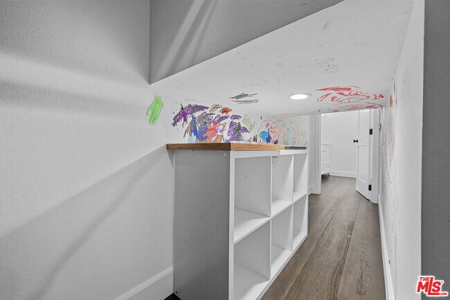 Building Photo - 1486 Palisades Dr