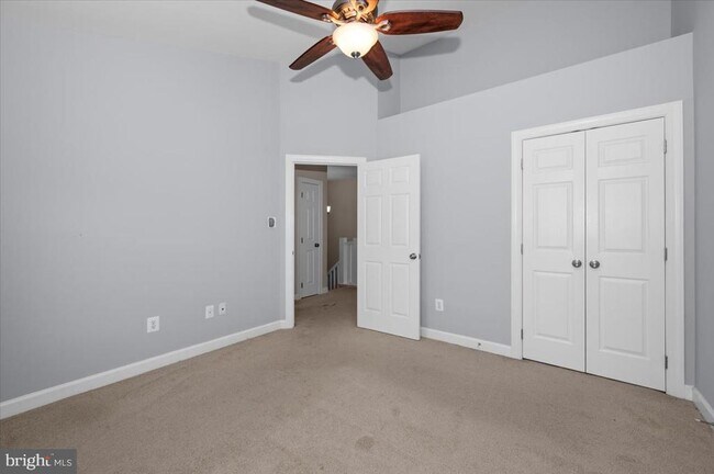 Building Photo - 4576 Fair Valley Dr