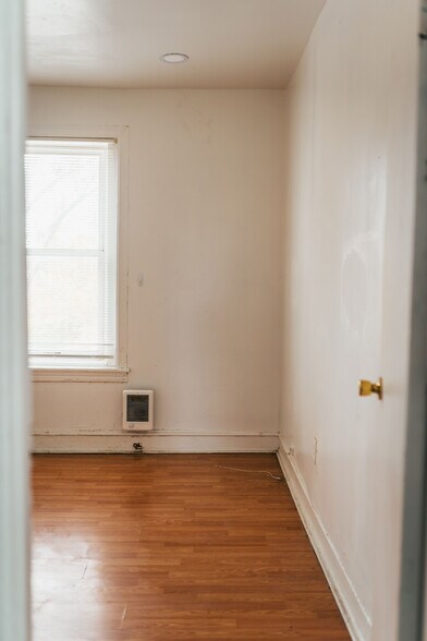 Building Photo - 6339 Vine St