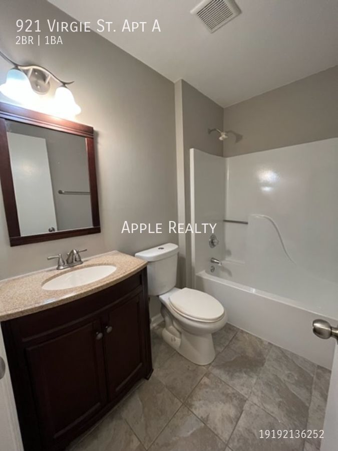 Building Photo - 921 Virgie St