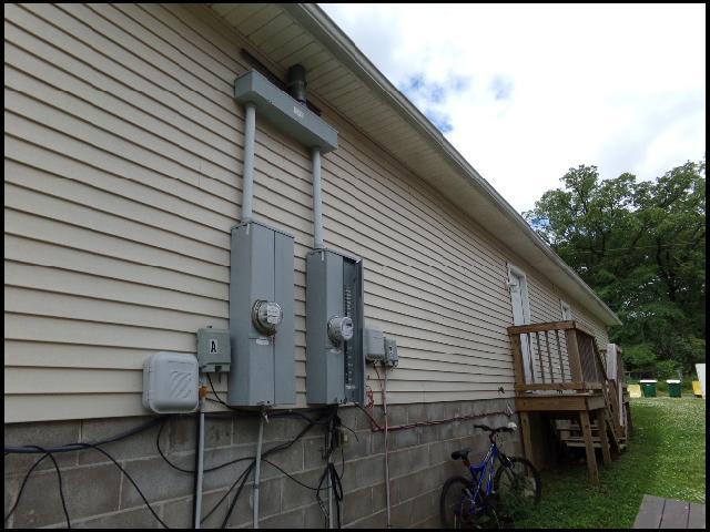 Building Photo - 3215 Ludwig St