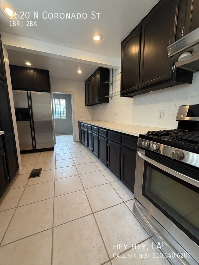 Building Photo - 1520 N Coronado St