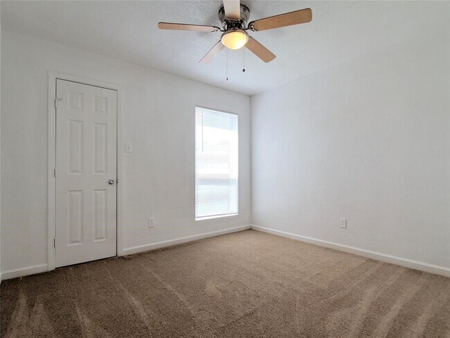 Building Photo - 8100 Creekbend Dr