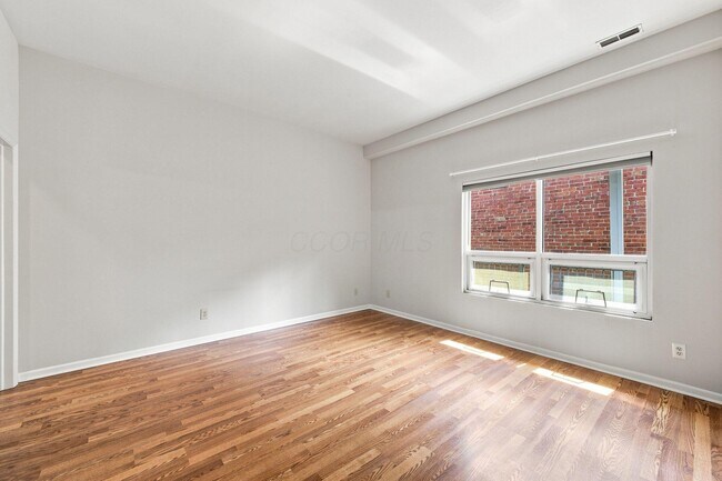 Building Photo - 160 N Wall St