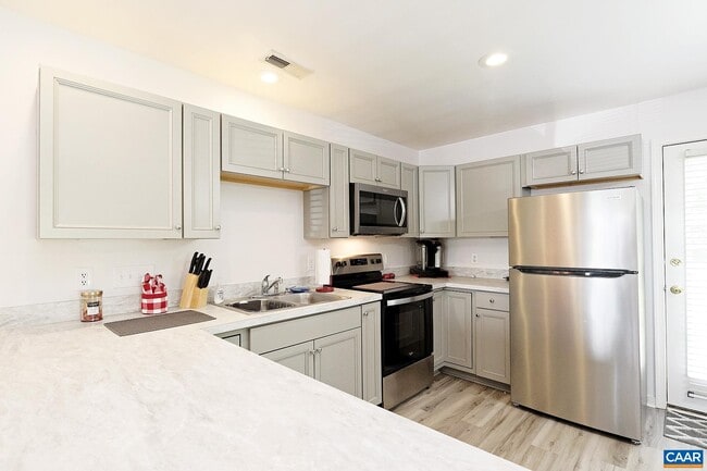 Building Photo - 11 Waterwheel Ct