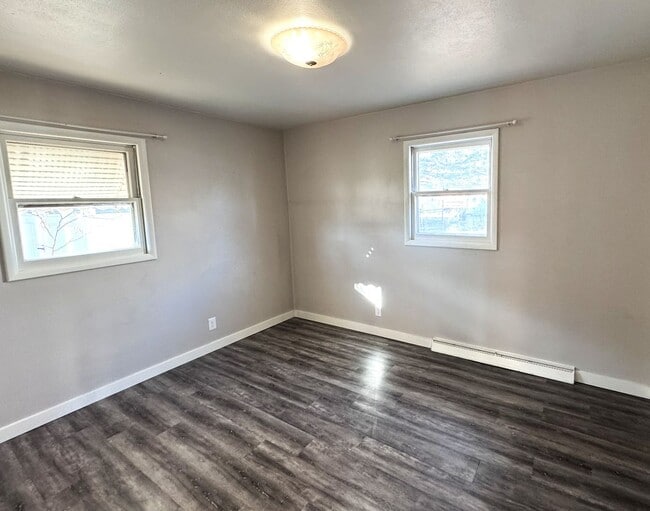 Building Photo - Charming West End Rental with Large Backyard & Garage