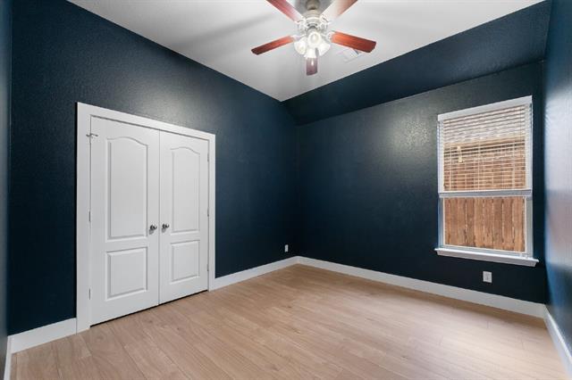 Building Photo - 400 Hidden Lake Ct