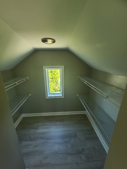 Building Photo - 32 Forry St