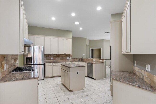 Building Photo - 11701 Sterling Panorama Terrace