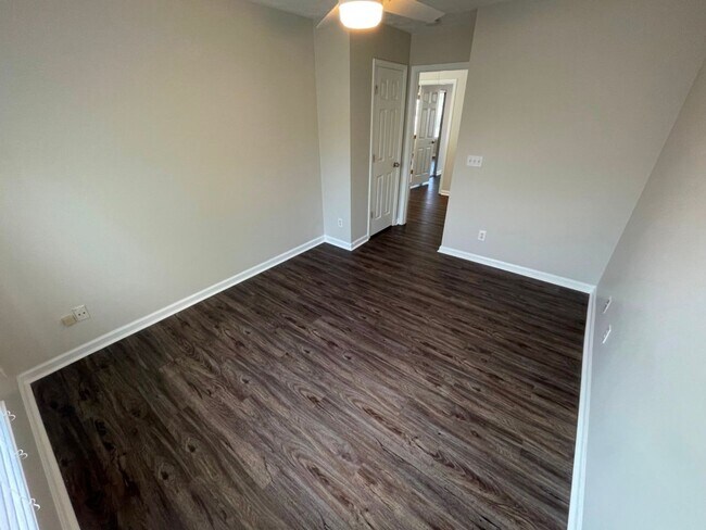 Building Photo - Updated 3BR Home - Woodstock