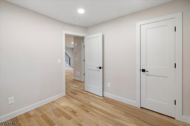 Building Photo - 355 Rea Ave