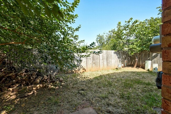 Building Photo - Beautiful 3 Bed 2 Bath in the Heart of Moore!