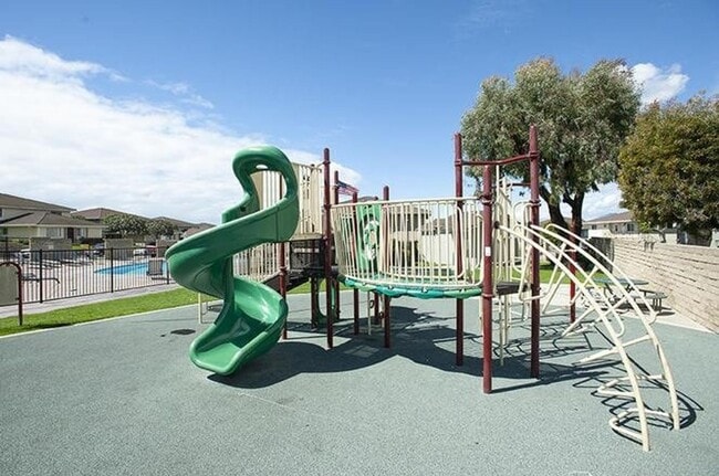Building Photo - Upgraded Carpinteria Townhome- Great Commu...