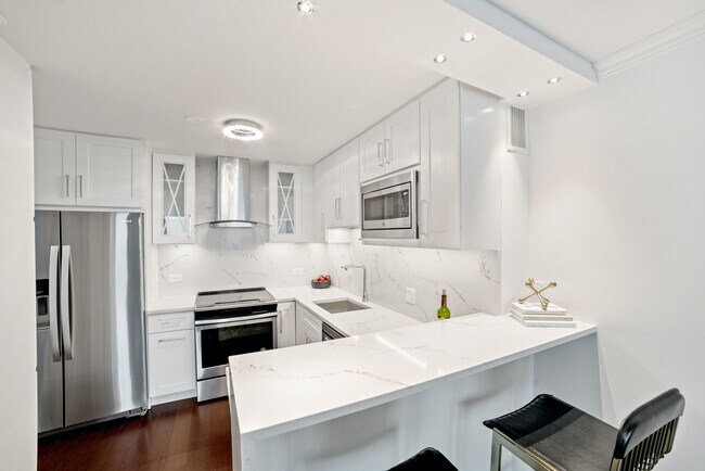 Building Photo - 1030 N State St