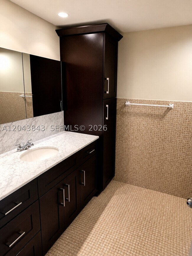 Building Photo - 5255 Collins Ave