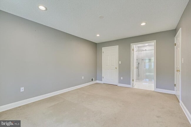 Building Photo - 268 Kempsey Dr