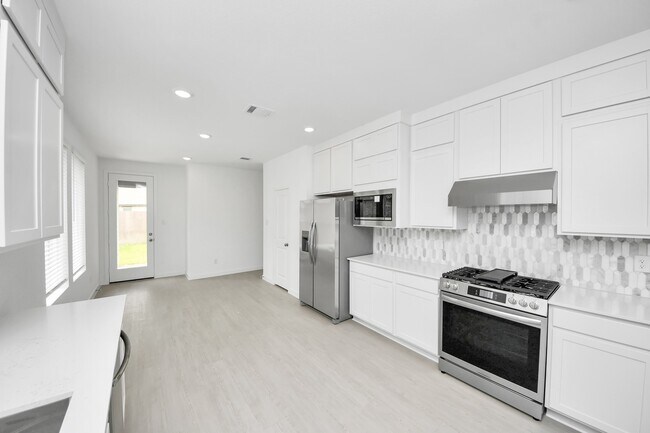 Building Photo - 1062 Blue Stone Dr