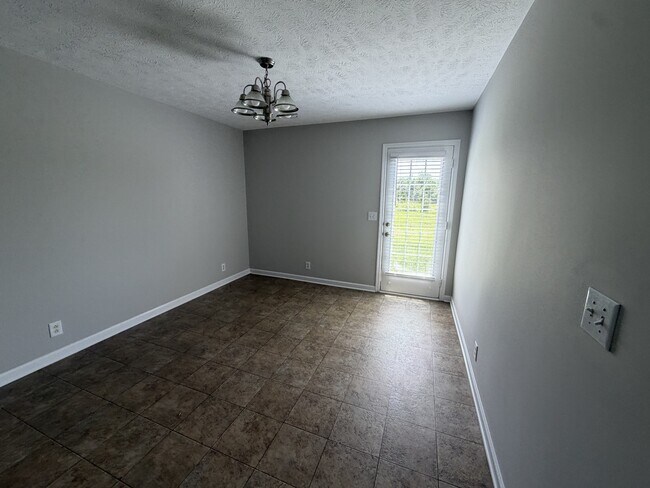 Building Photo - 4850 Laura Jeanne Blvd