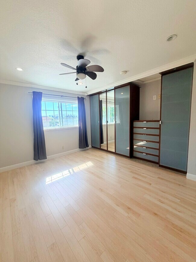 Building Photo - 66 Snyder Way